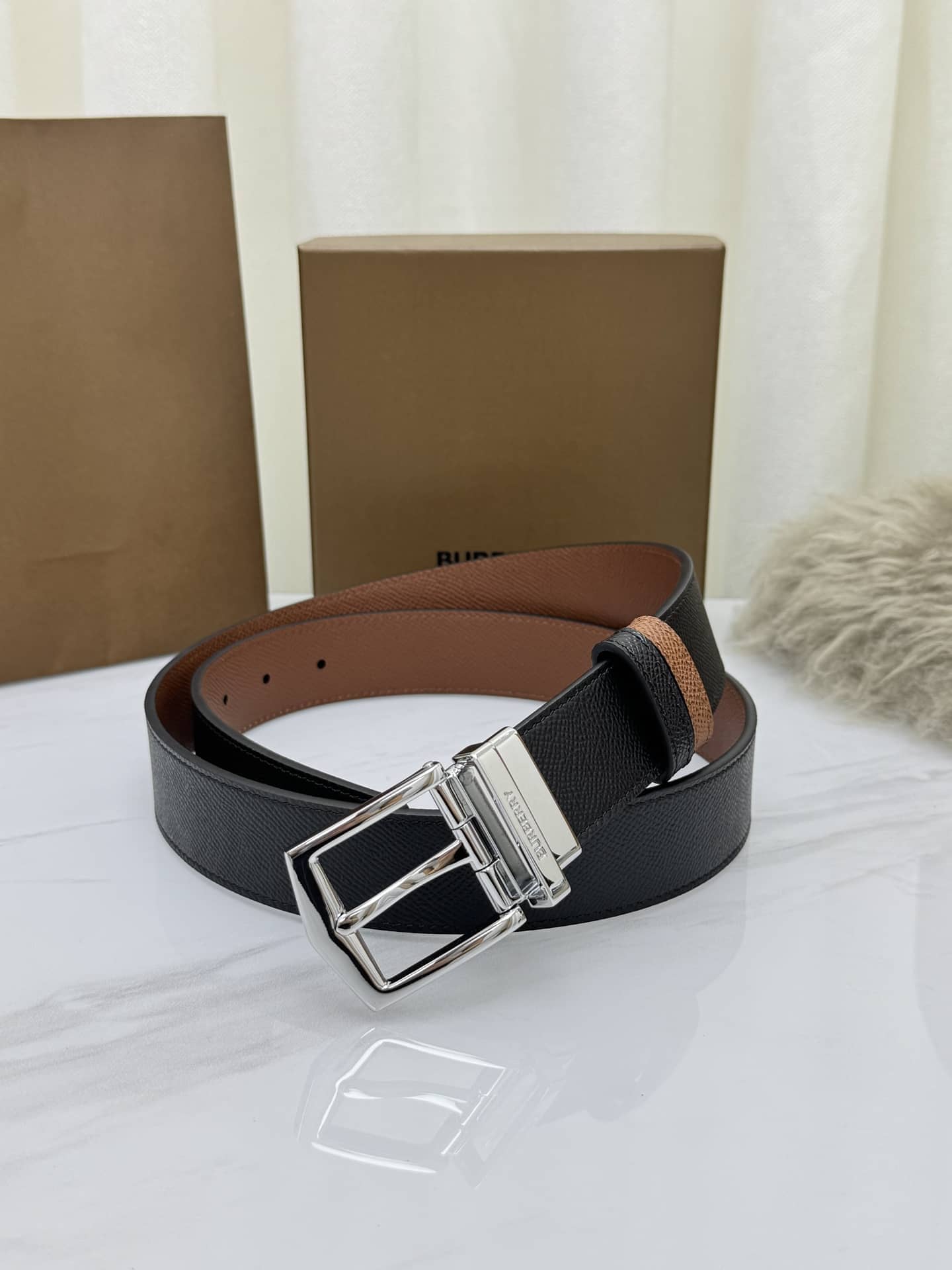 Burberry Belt-025